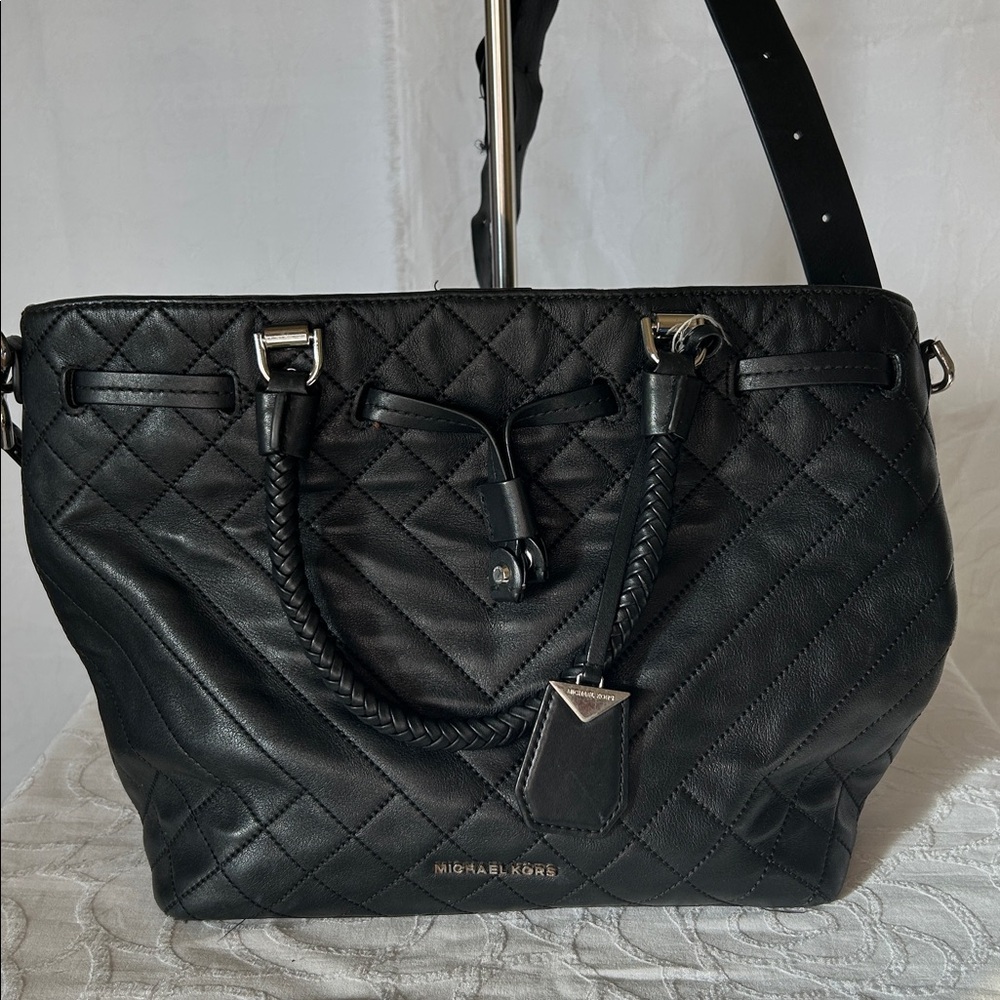 Michael Kors Blakely Medium Black Quilted Leather Shoulder Bag. Braided handles.